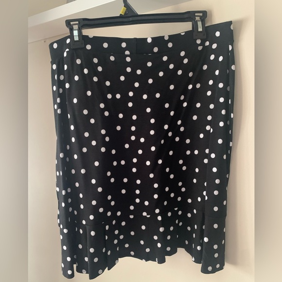 Polka dot Skirt - Picture 2 of 6